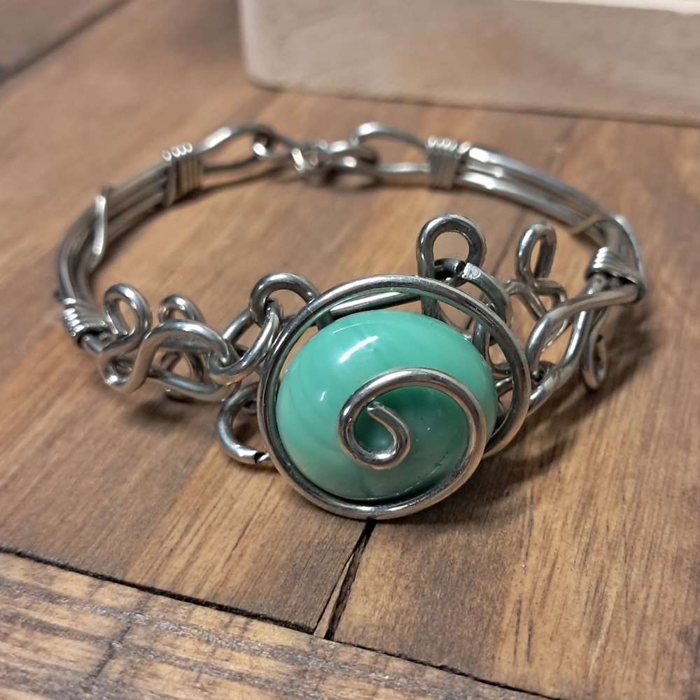 Silver and Green Wire Wrap Bracelet - Picture 3 of 6